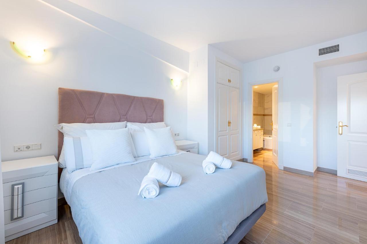 Atico Puerto Marina First Island With Sea Views And Rooftop Pool Benalmadena Luaran gambar